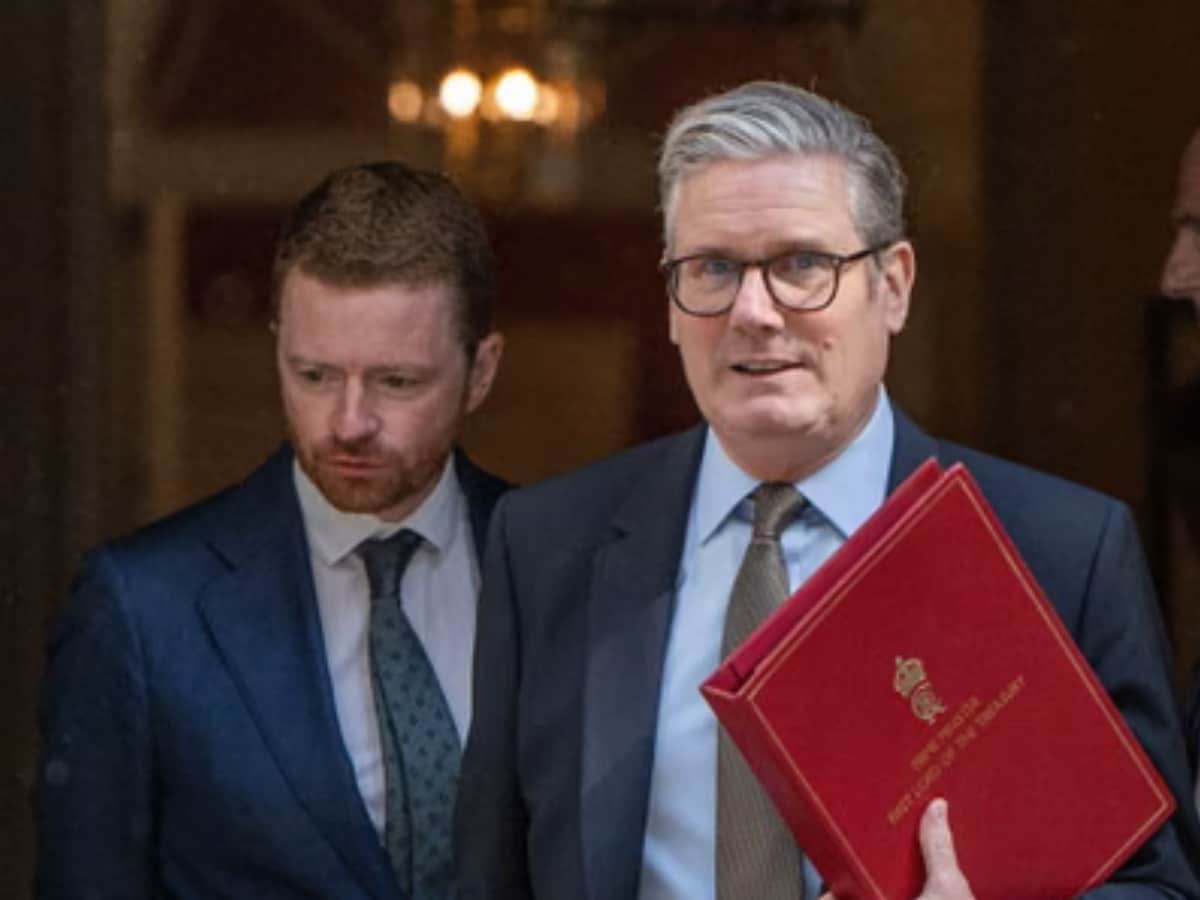 If Starmer thinks McSweeney going helps him, he's hopeless