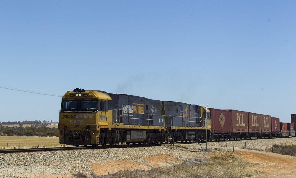 Floods shut Western Australian freight rail link