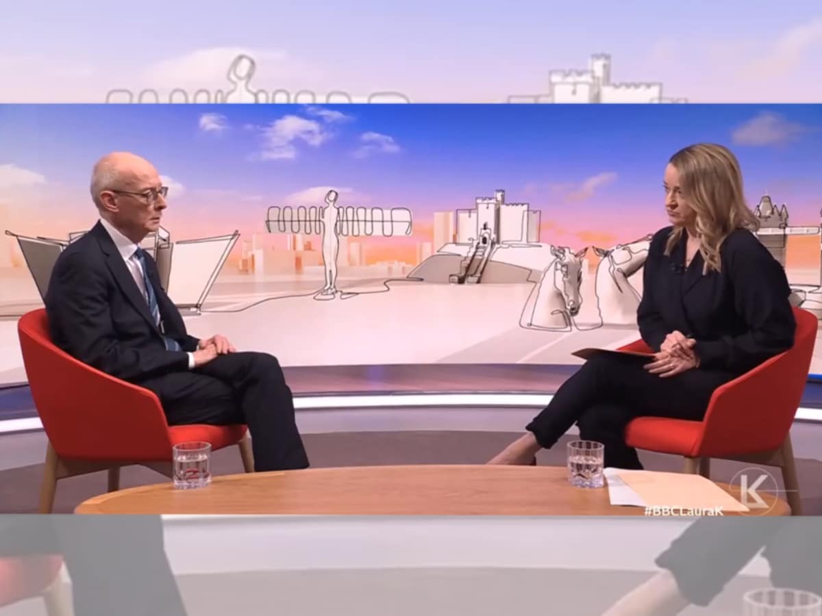 Minister can’t say he didn’t share state secrets