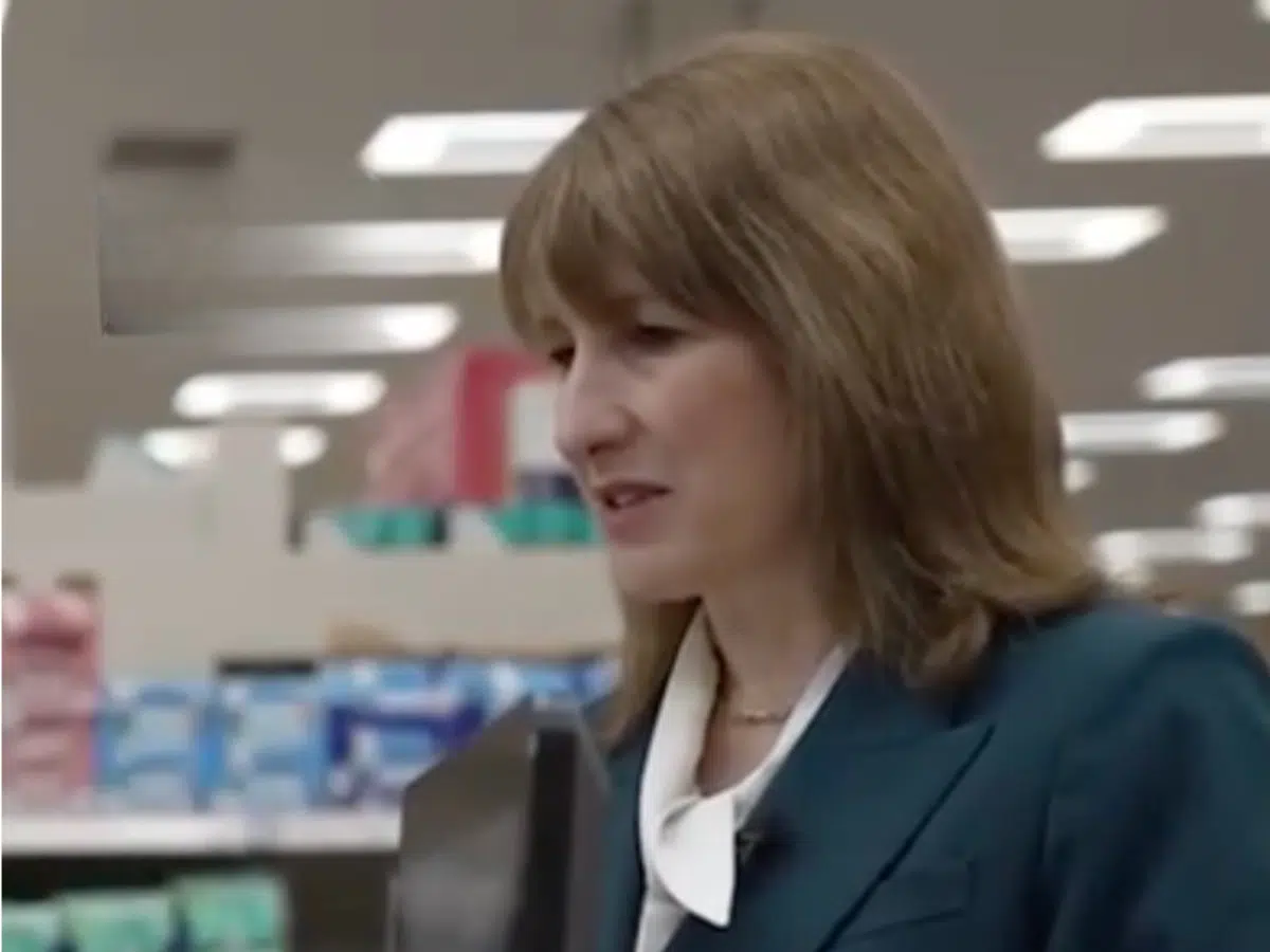 Rachel Reeves called 'genocide supporter' by heckler