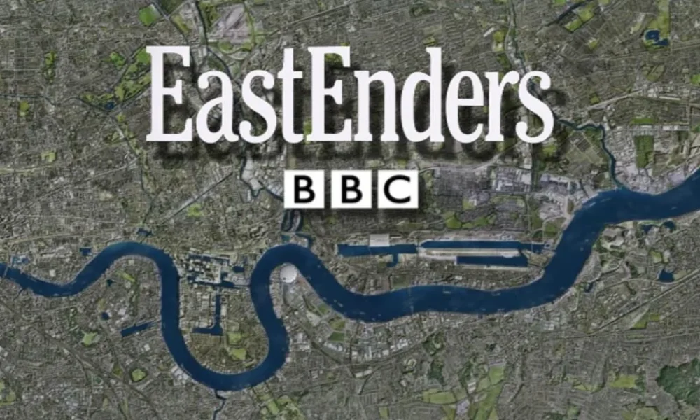 Turbulent EastEnders couple reunited as they share passionate kiss | Soaps