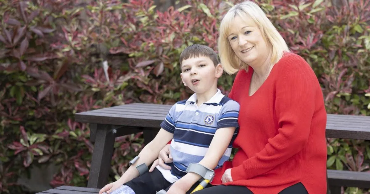 Abusive parents will now be treated like sex offenders and placed on a 'child cruelty register' | News UK