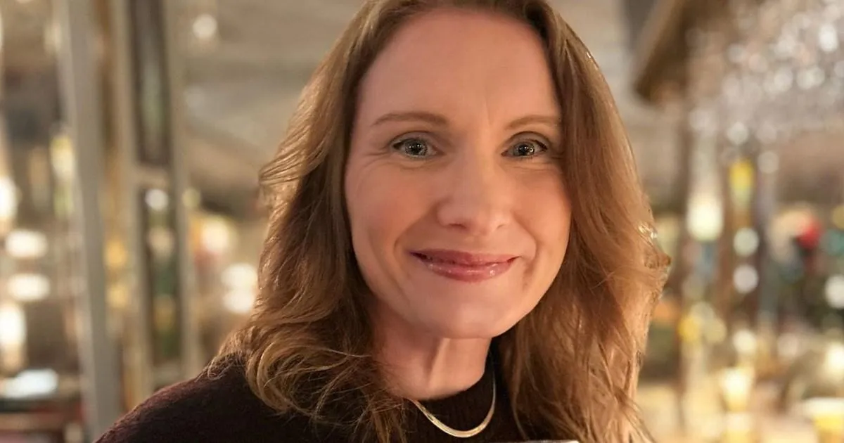 'Kind, selfless' mum, 47, dies eight days after attack with murder case launched | News UK