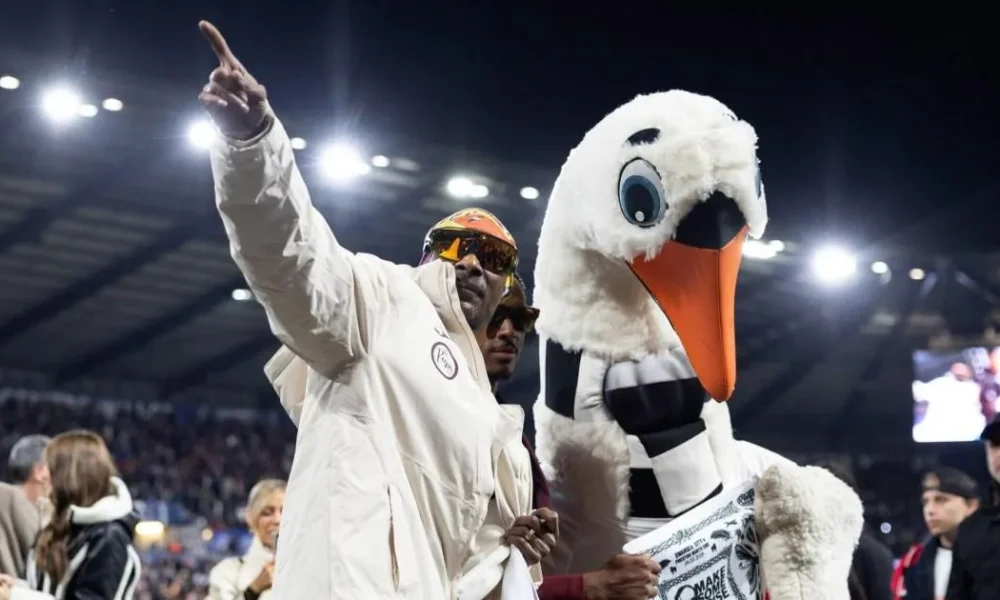 Snoop Dogg makes bizarre Swansea appearance as rival manager makes 'weed' joke | Football