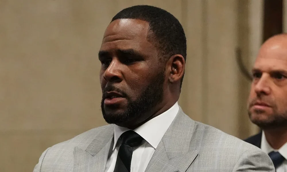 UPDATE: Sparkle Calls Out Niece Reshona Landfair's "False Statements," Says She Never Instructed Her To Sit On R. Kelly Lap (VIDEO)