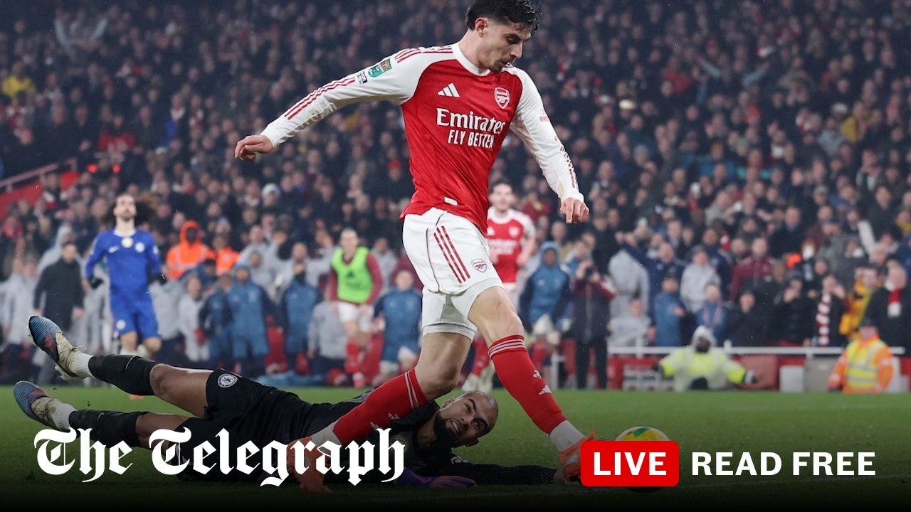 Arsenal beat Chelsea to reach League Cup final