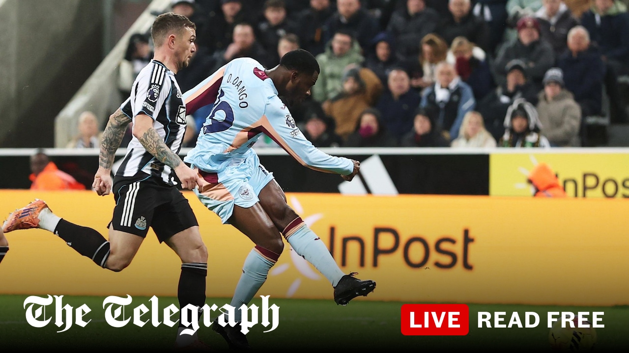 Late Brentford winner plunges Howe into biggest crisis of Newcastle reign