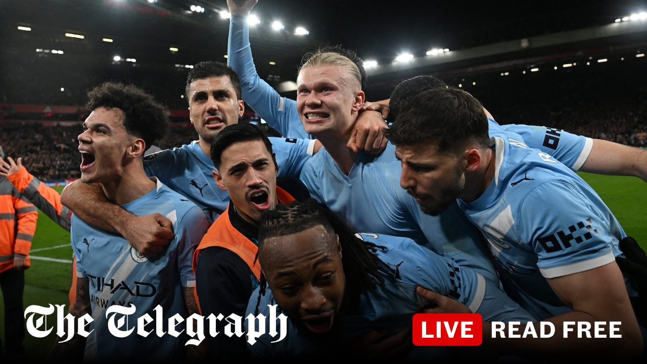 Man City complete chaotic comeback to reignite title race