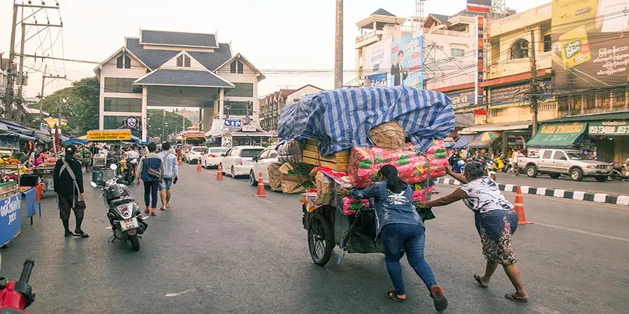 Thailand's Transit Trade Reaches Record High of 1.04 Trillion Baht in 2025