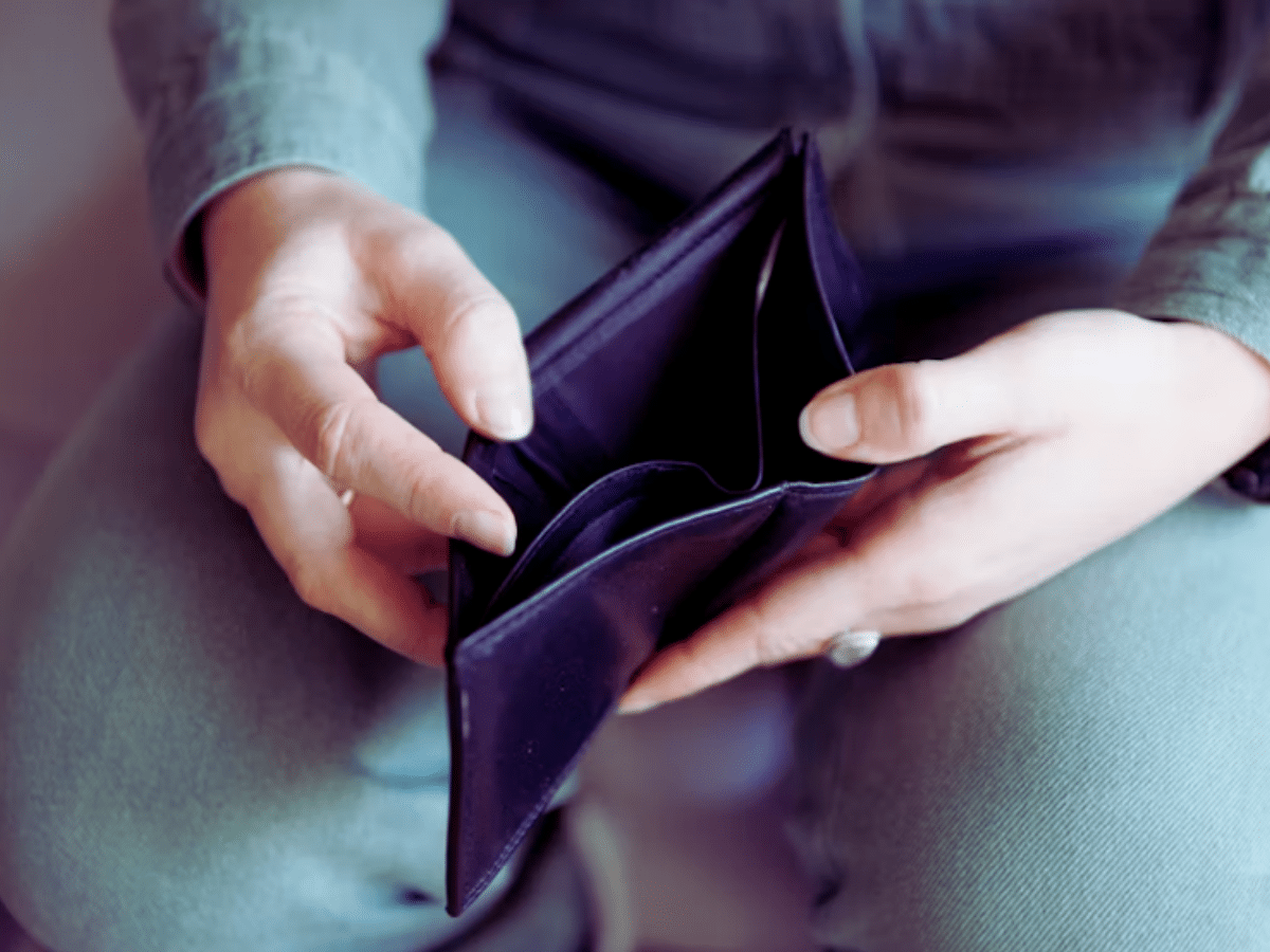 Brits tighten their belts, cash-strapped amid cost of living crisis