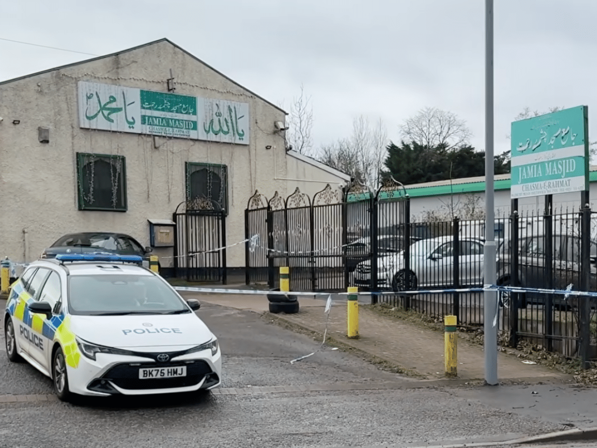 Muslim man stabbed outside mosque in Smethwick