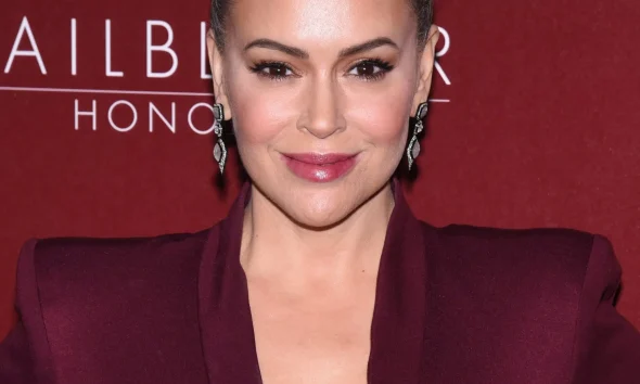 Alyssa Milano at 2019 VH1 Trailblazer Honors