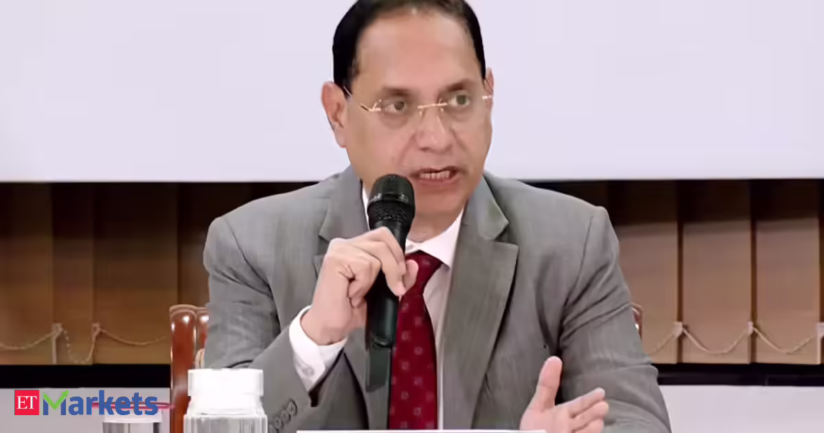 Fin sector stakeholders must go beyond technical compliance, says Sebi chief