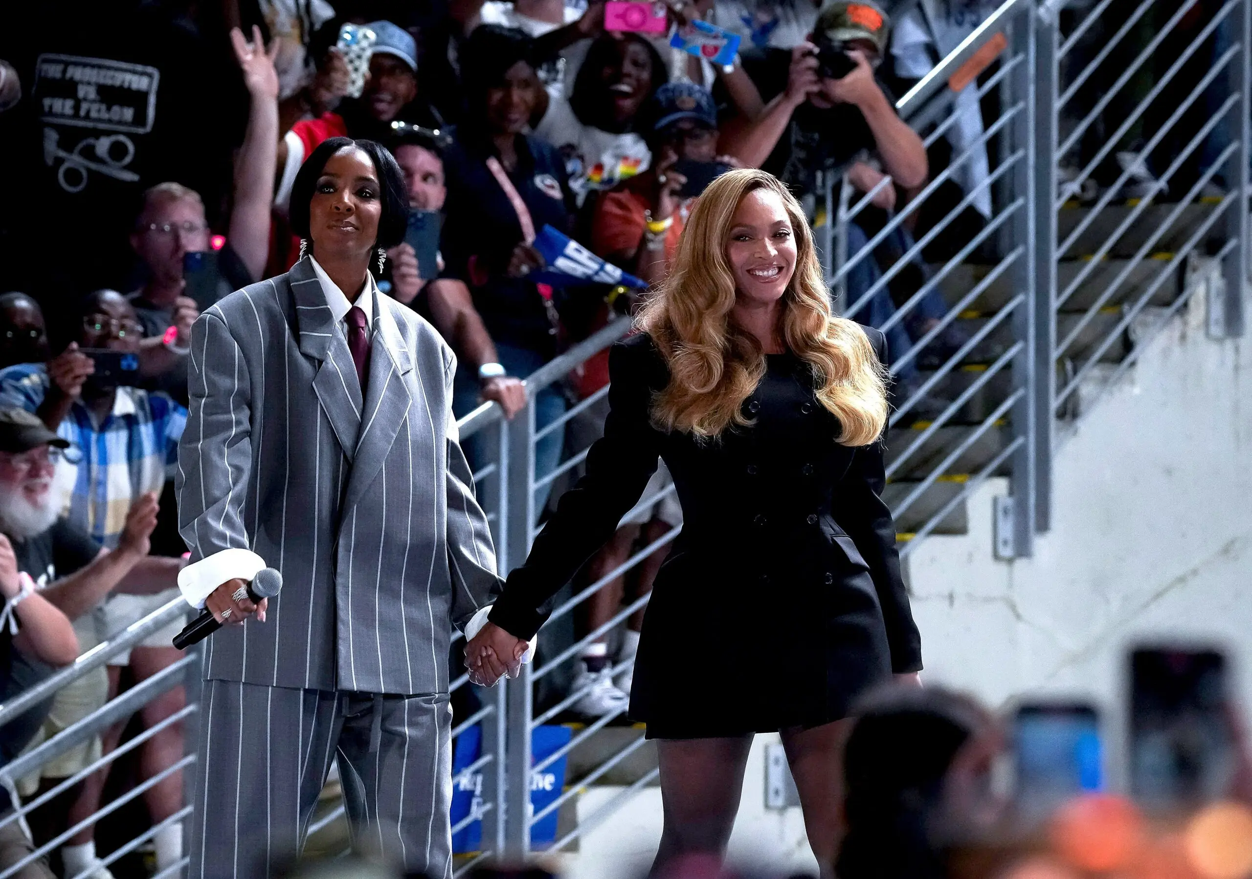 ///beyonce and kelly rowland at kamala harris rally scaled
