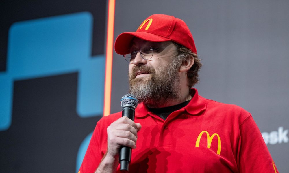 Charles Hoskinson announces late-March debut for Midnight, unveils privacy simulation platform