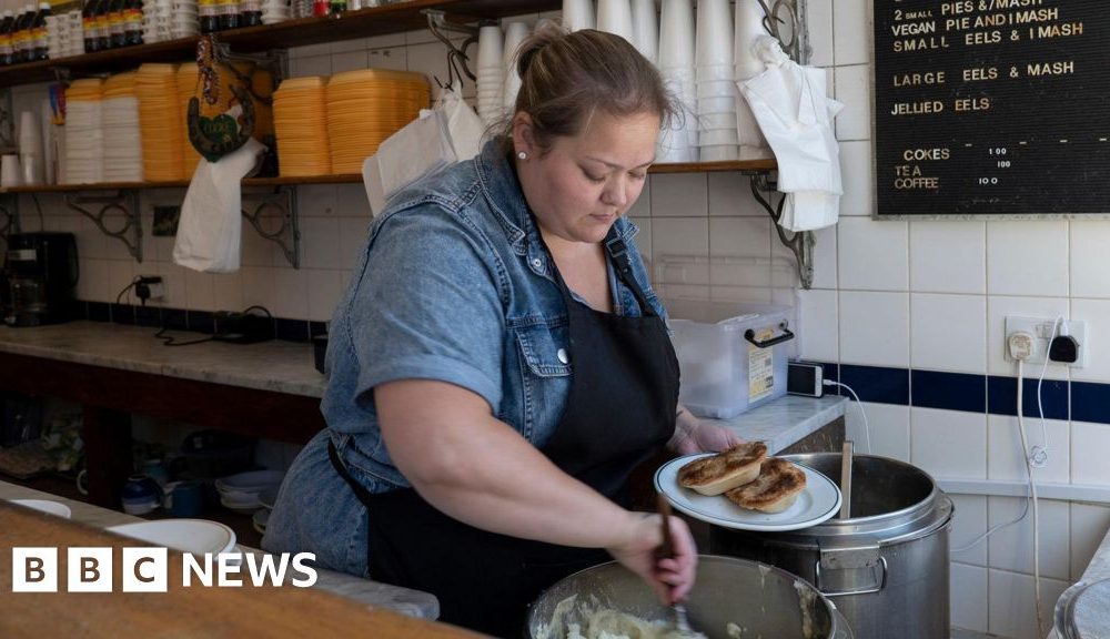 UK unemployment rate hits five-year high of 5.2%