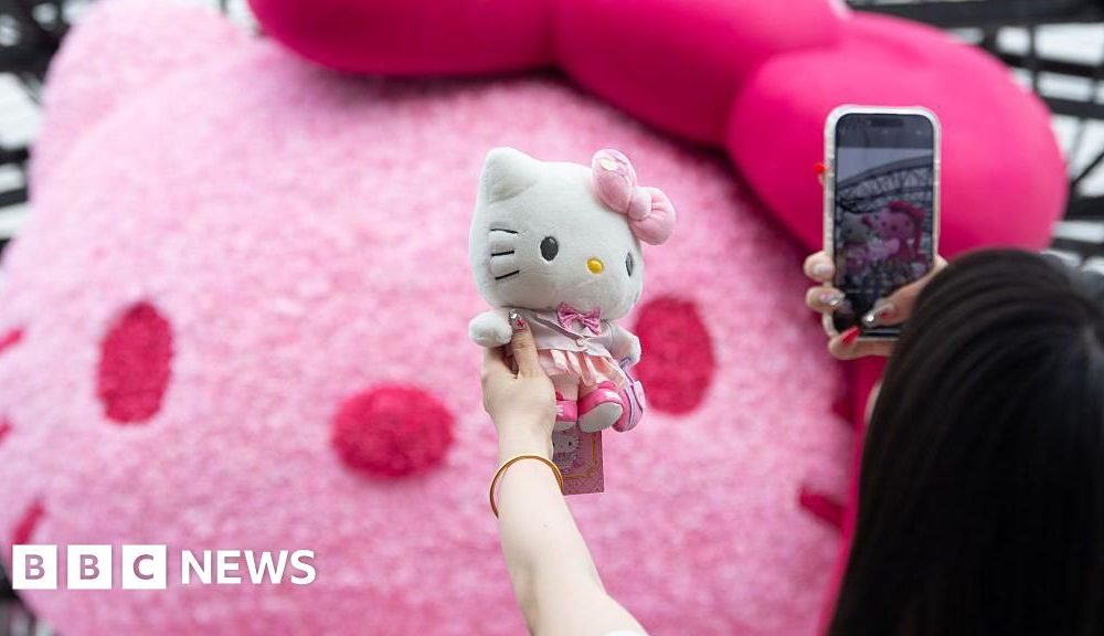 Hello Kitty designer steps down after 46 years