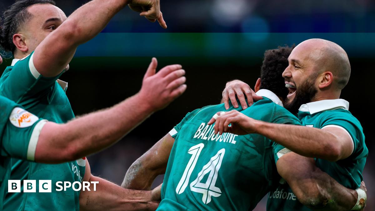 Rob Baloucoune celebrates his try