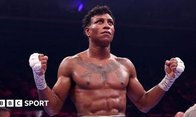 Bilal Fawaz extends his hands in celebration after his win over Junaid Bostan