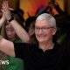 FTC warns Apple over alleged lack of conservative news