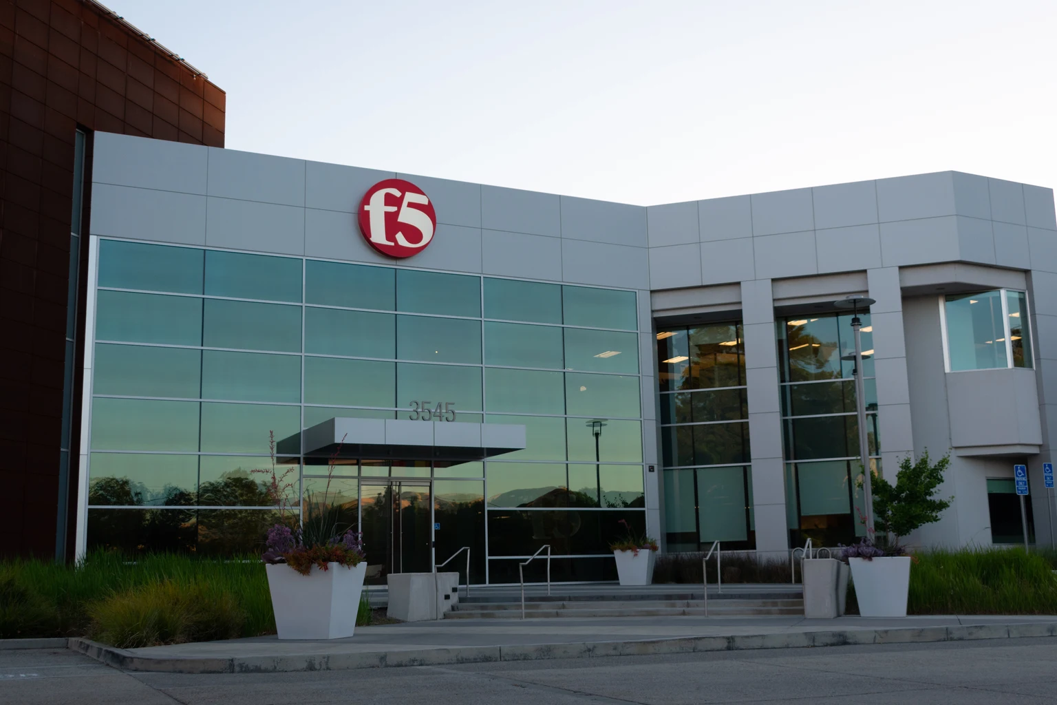 F5 Stock: Security Incident Impact And Outlook (NASDAQ:FFIV)