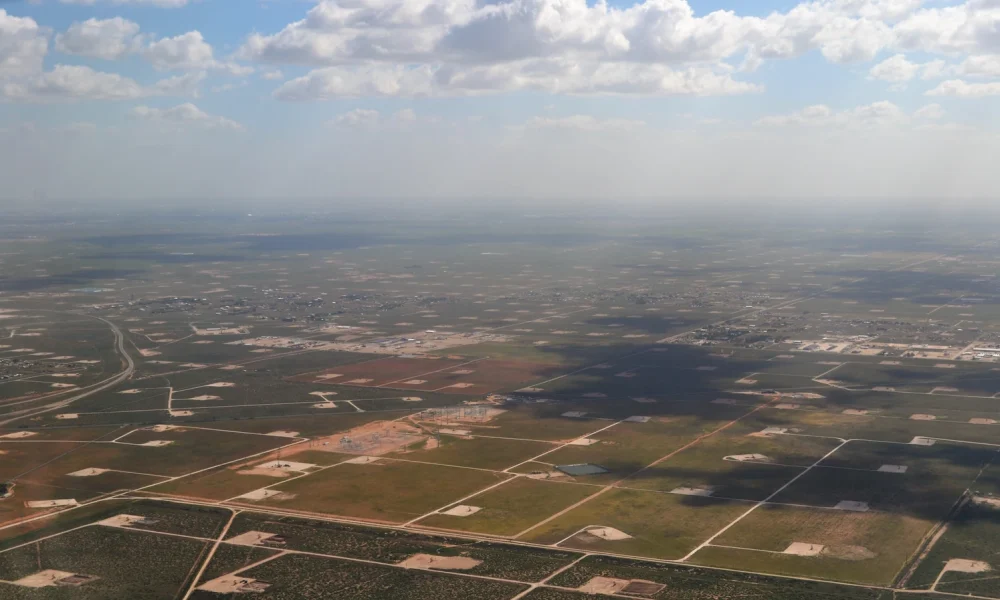 Western Midstream: Still A High Yielder But No Longer A High Grower (Rating Downgrade)