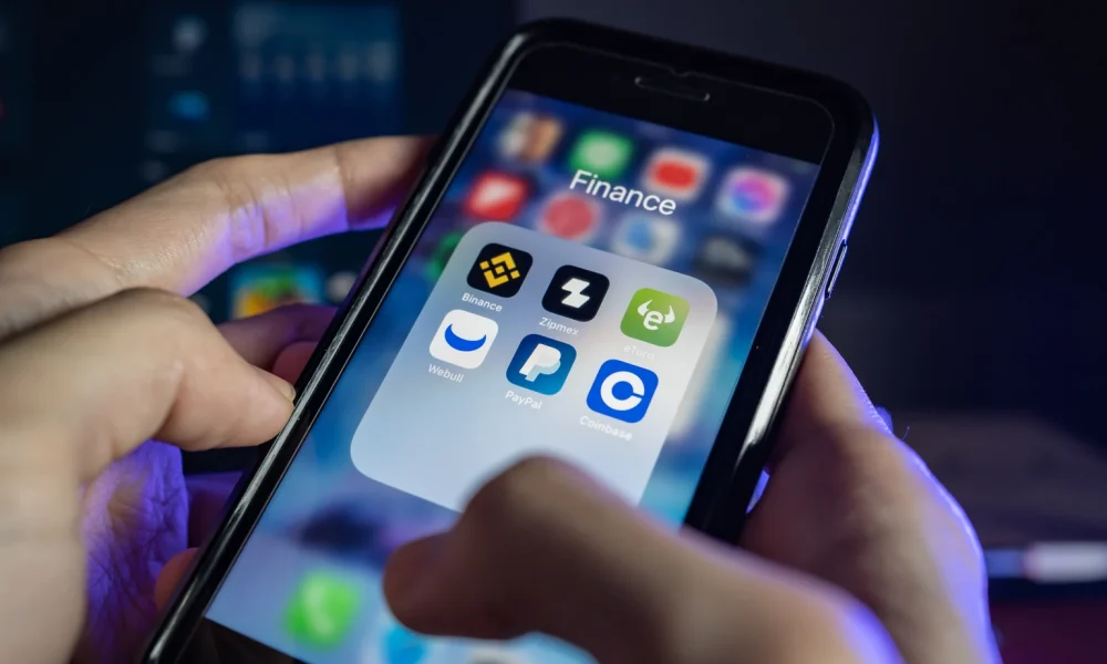 eToro Moves From 'Wait And See' To Buy On Clear Operational Progress (NASDAQ:ETOR)