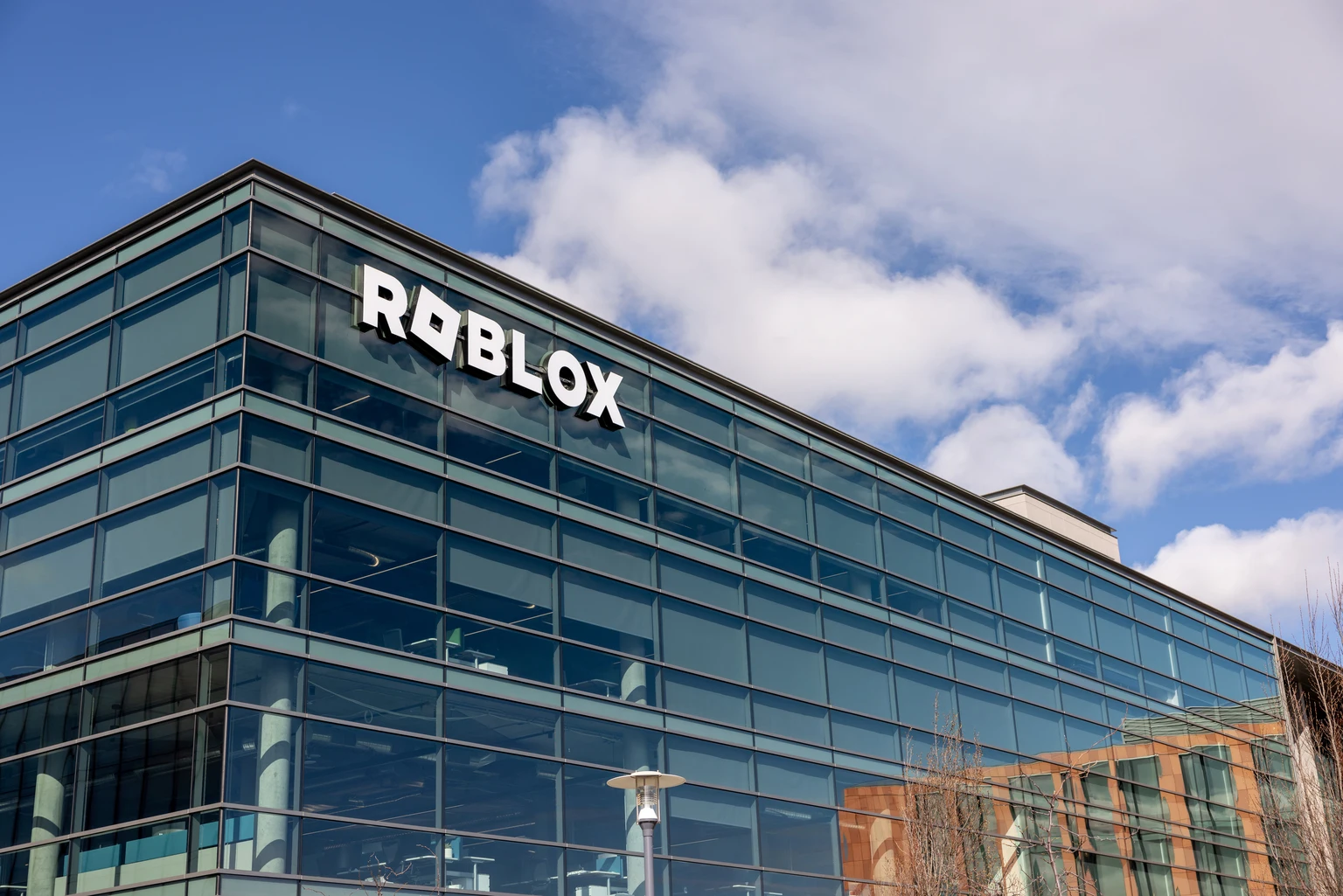 Roblox Stock: Regulatory Fears Will Fade As Bookings Grow (NYSE:RBLX)