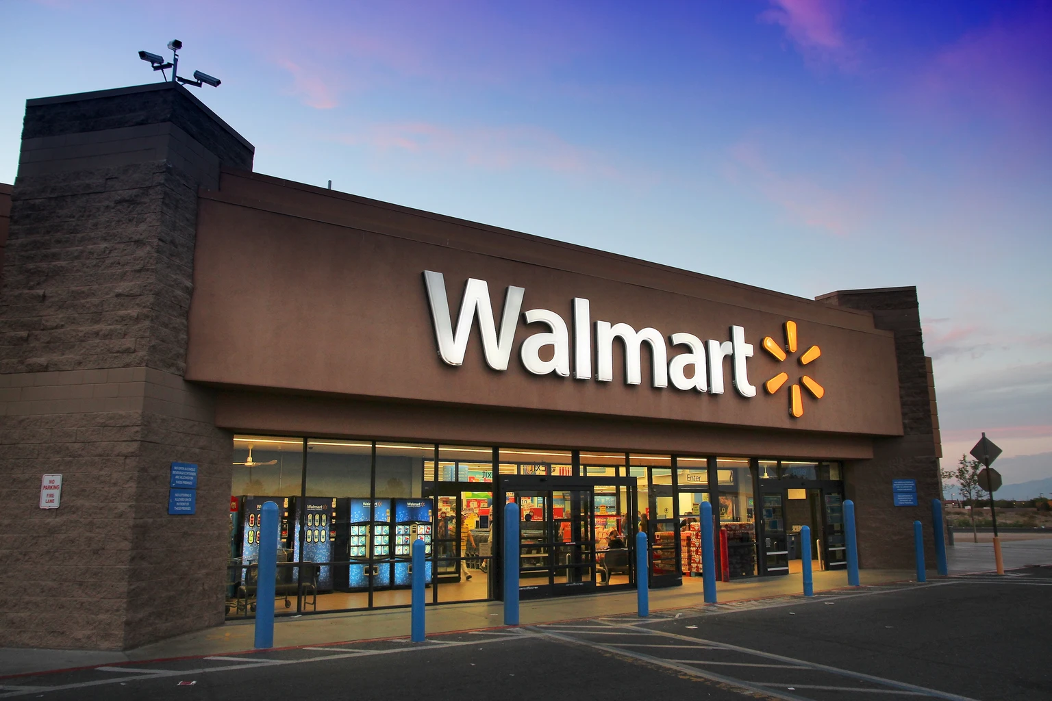 Wall Street Brunch: Walmart Weighs In As Q4 GDP Hits (undefined:WMT)