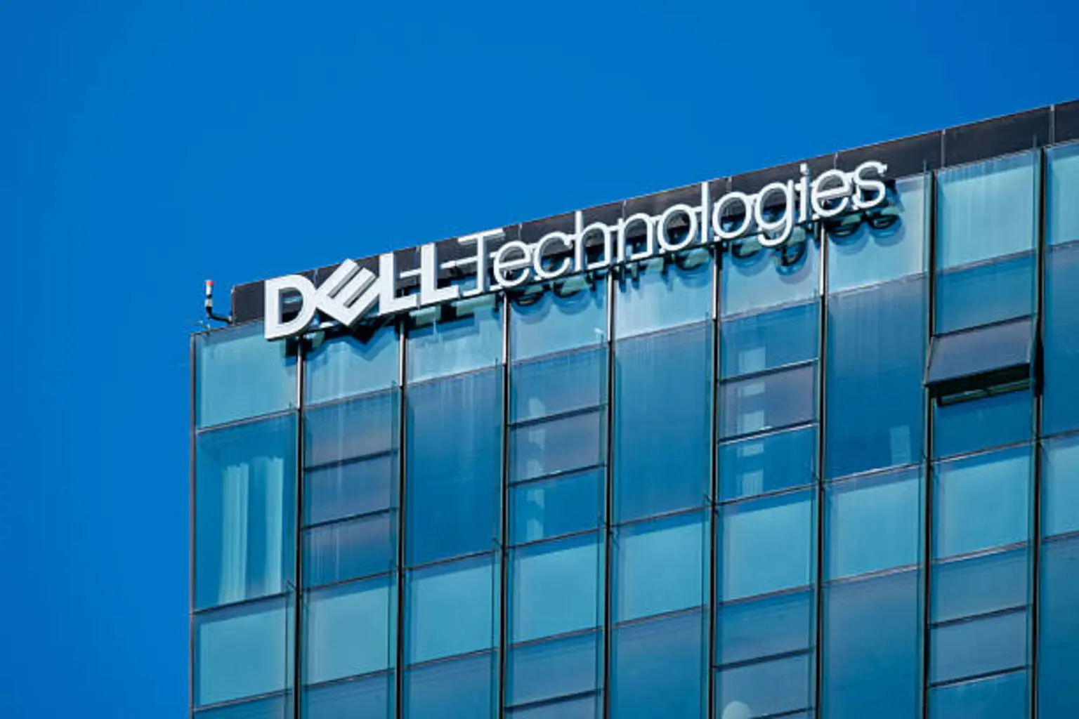 Dell Technologies Q4 Earnings Preview: Sustaining Growth With AI Momentum (NYSE:DELL)