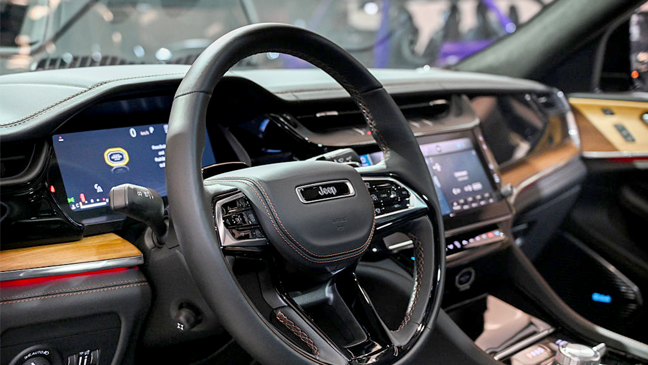 Chrysler recalls 450,000 vehicles over light brake failure safety risk concern