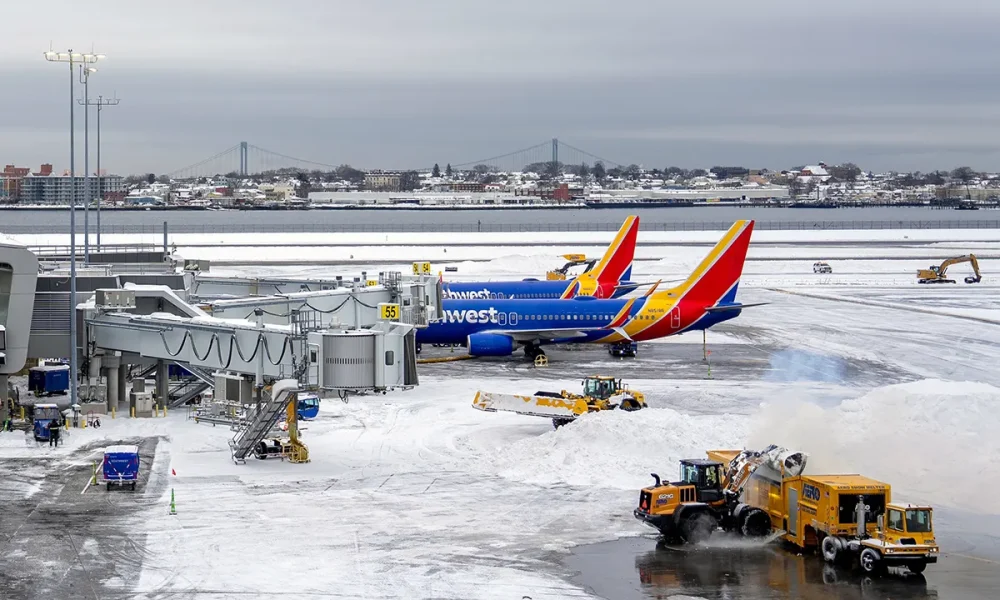 Airlines cancel thousands of flights ahead of Northeast blizzard