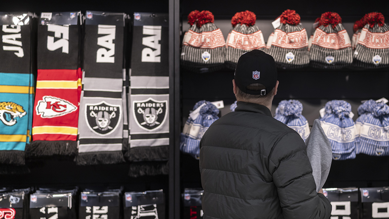 Fanatics apologizes over Super Bowl jersey quality, stock issues