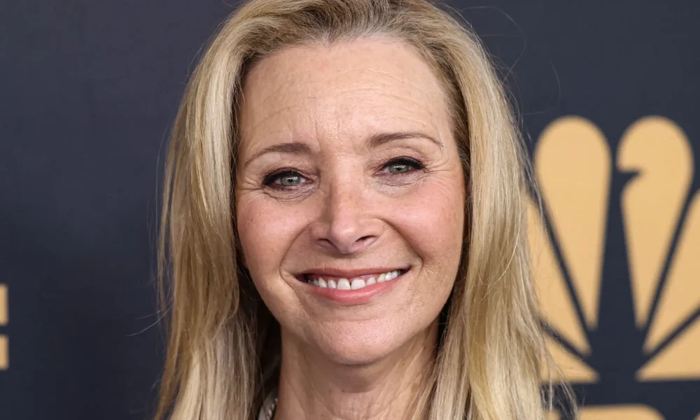 Lisa Kudrow Urges Preservation Of 'Friends' Warner Bros. Lot