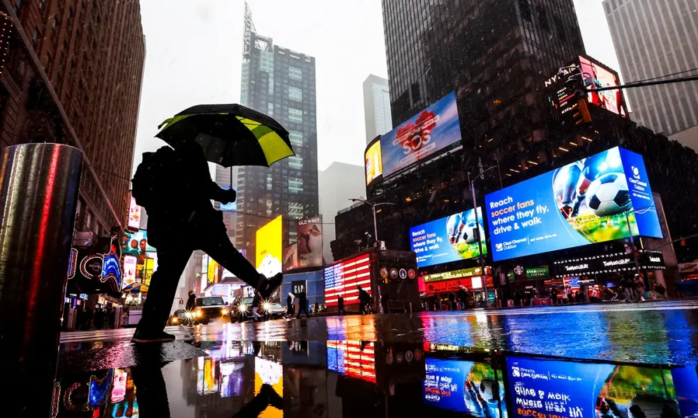 NYC delivery apps halt service as historic blizzard triggers travel ban