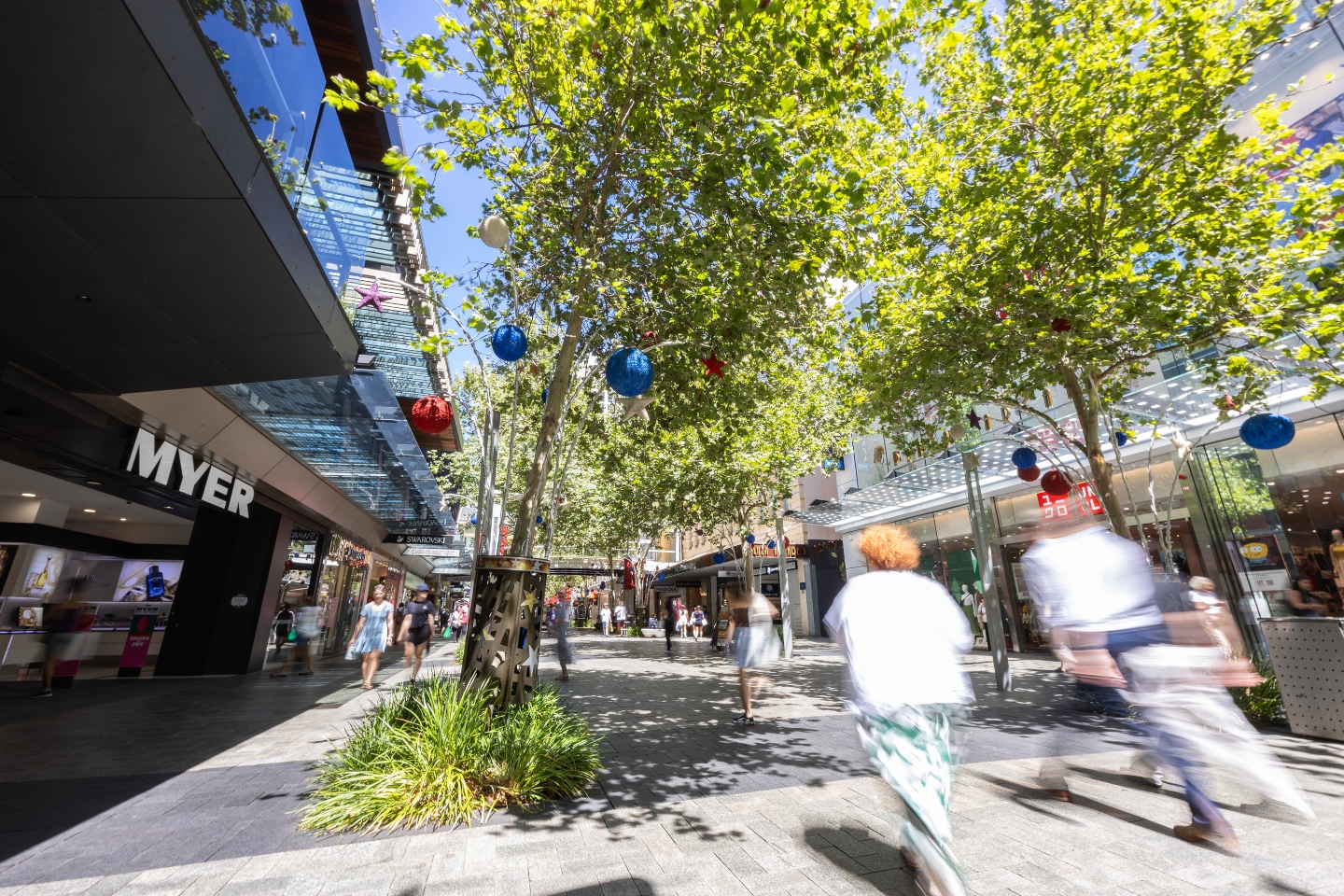 Household spending falls