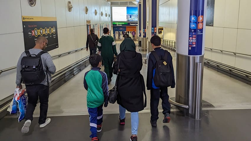 Cutting net migration to zero would shrink uk economy and worsen deficit, think tank warns