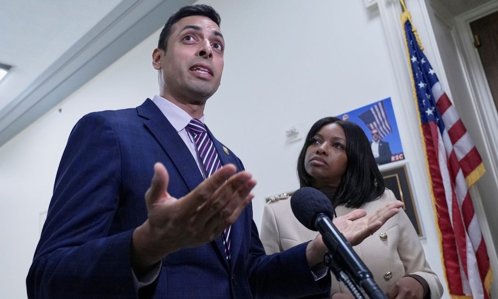 The US politician who wants to meet Andrew - and 'make sure he tells the truth' | World News