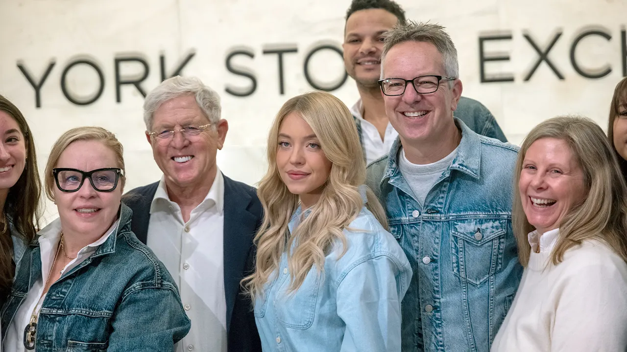 Sydney Sweeney rings NYSE opening bell with American Eagle CEO