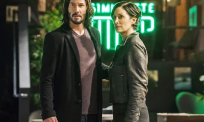 Keanu Reeves and Carrie-Anne Moss in The Matrix Resurrections