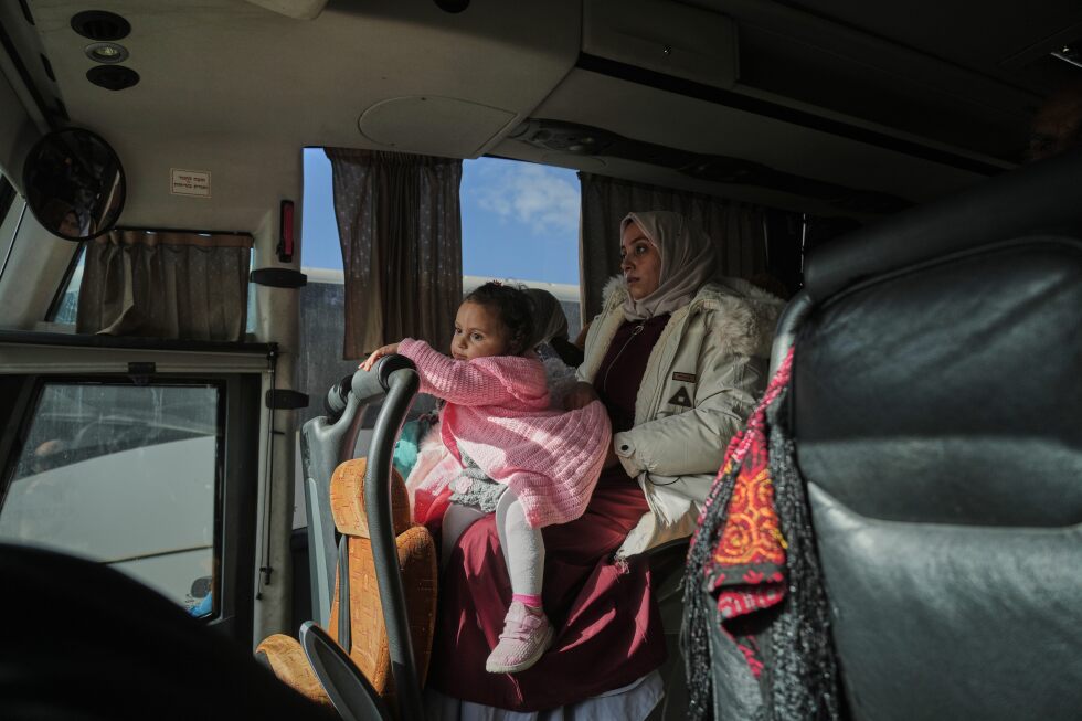More Palestinians gather on both sides of Gaza's Rafah crossing