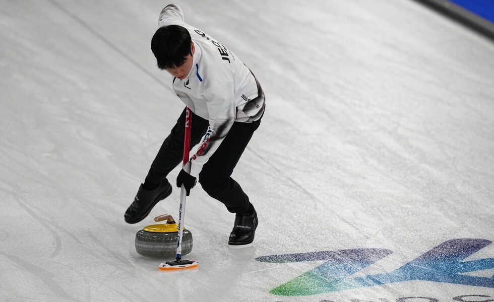 Curling kicks off the Milan Cortina Winter Games