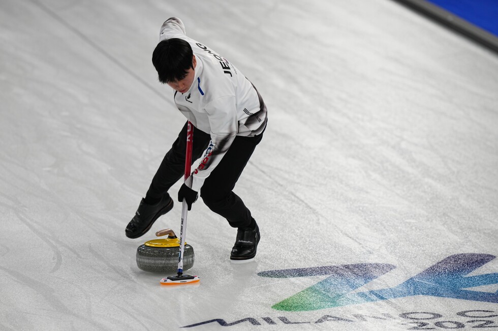 Curling kicks off the Milan Cortina Winter Games