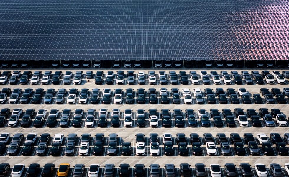 China moves to curb auto price wars after sales sink
