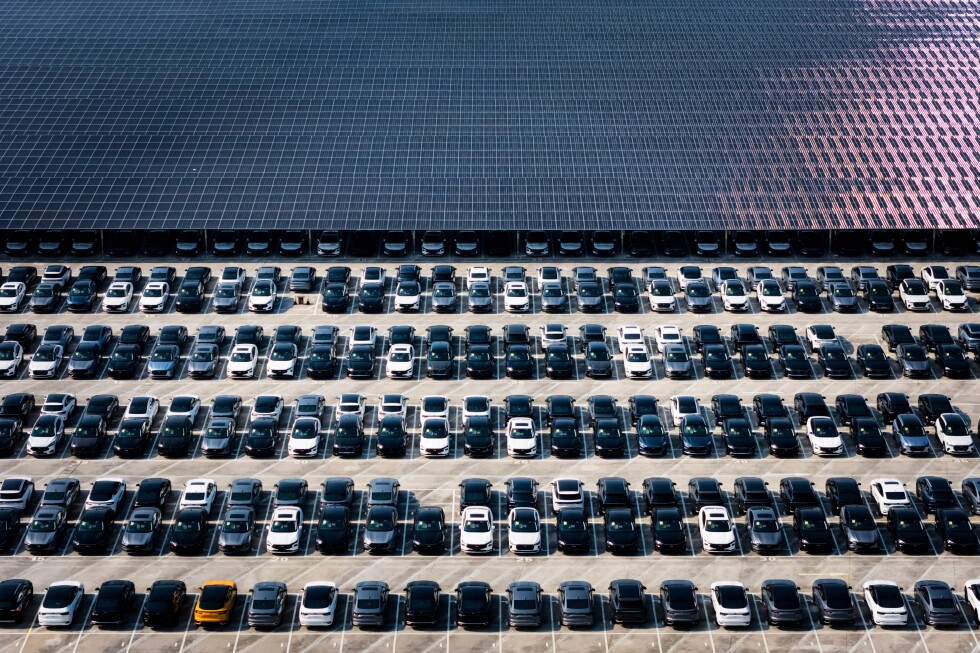 China moves to curb auto price wars after sales sink