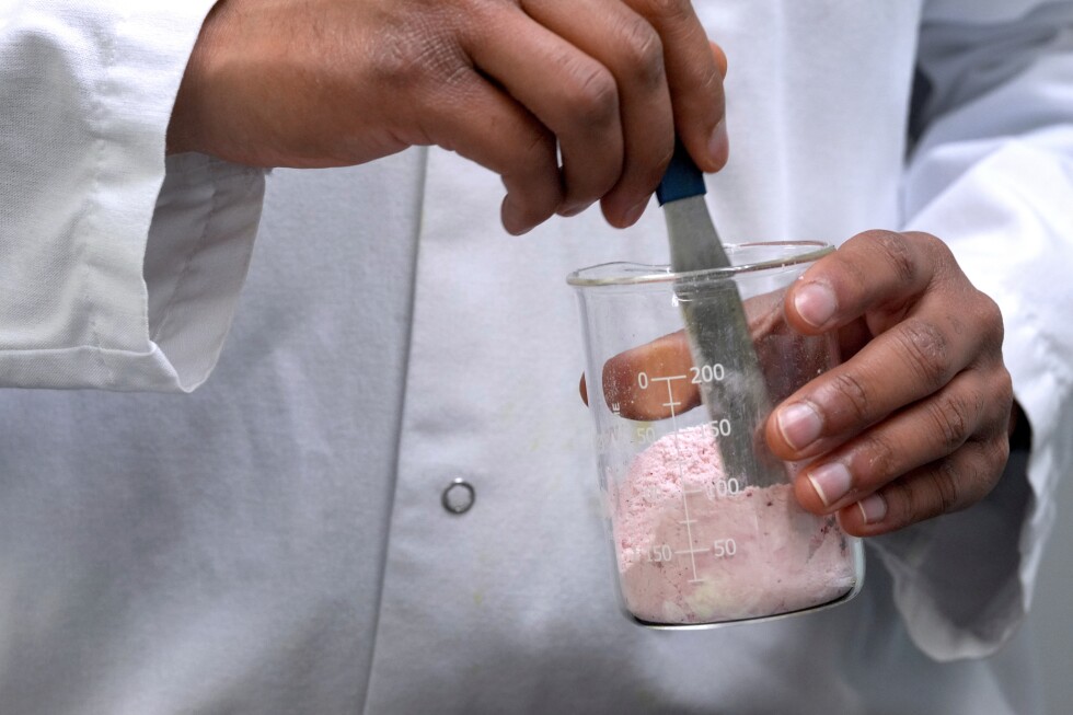 FDA relaxes rules for food labels that claim 'no artificial colors'