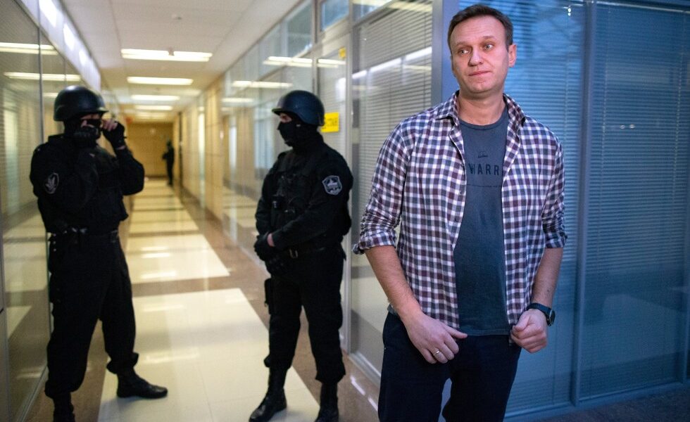 Alexei Navalny poisoned with rare toxin from poison dart frogs, say European labs