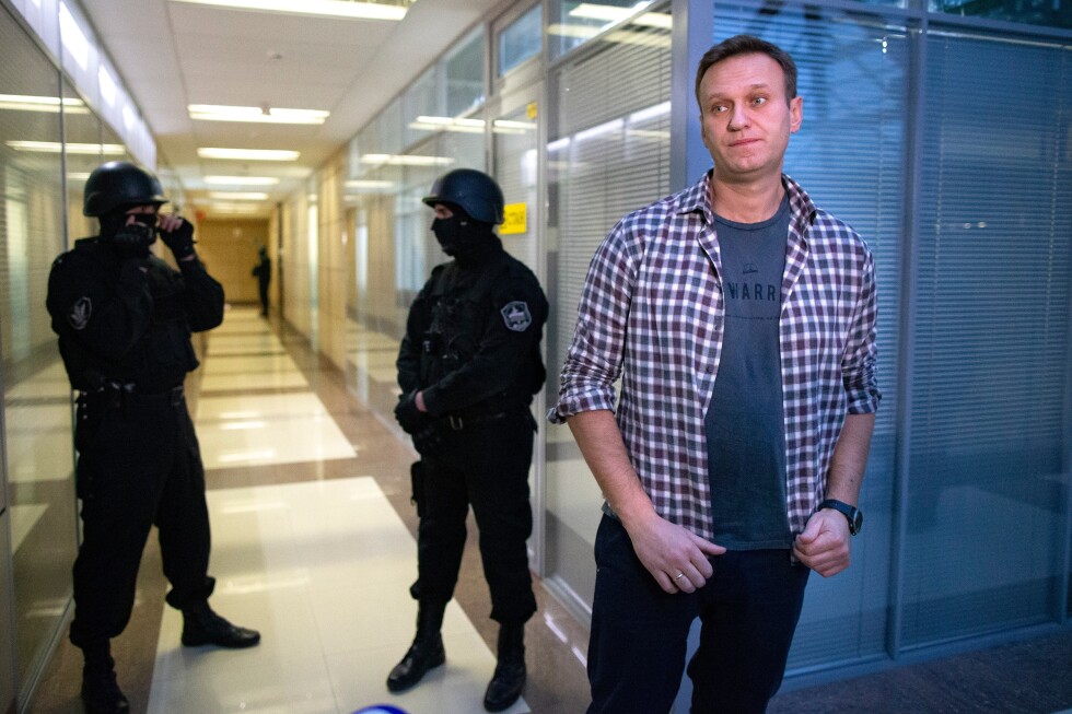 Alexei Navalny poisoned with rare toxin from poison dart frogs, say European labs