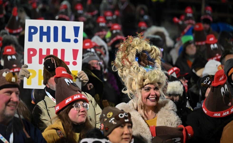 Punxsutawney Phil to predict 6 more weeks of winter or early spring