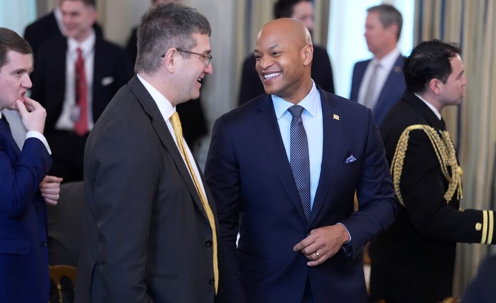 White House dinner closes a turbulent week for governors in DC